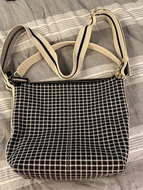 Rothy’s mini zip bucket